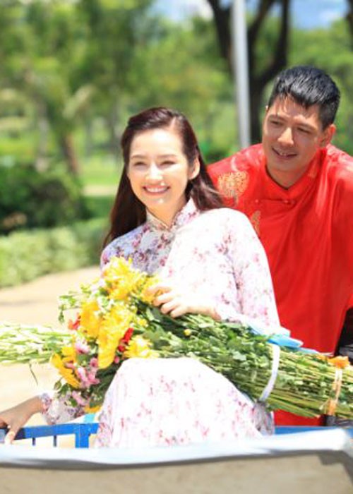 Say long dan my nhan trong phim cua Thuy Tien